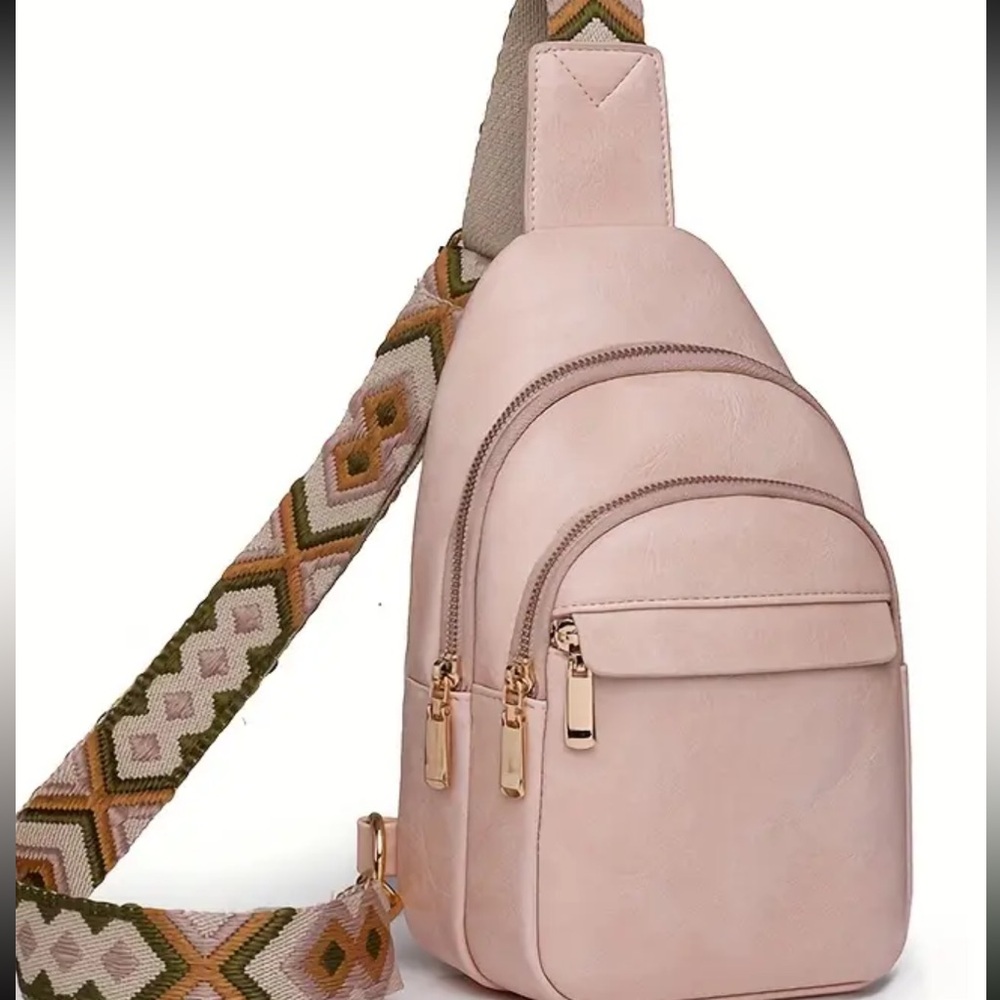 Stylish Pink Crossbody Bag with strap NIP 💖💖